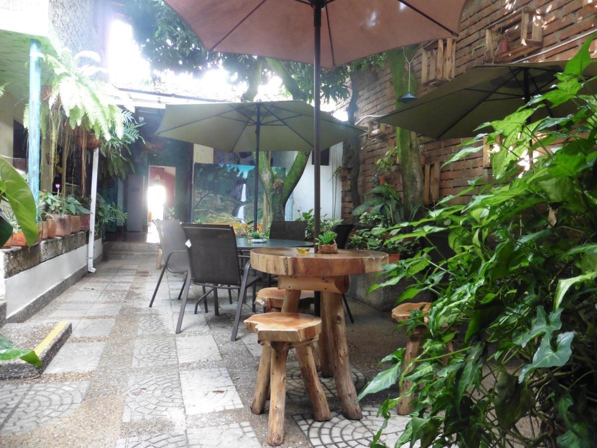 El Jardin De La 10 Hotel Medellín Kültér fotó